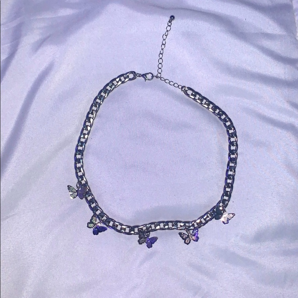 Butterfly choker